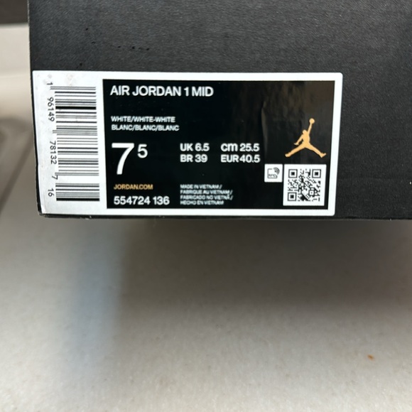 Euro size 40.5 women’s bedazzled Air Jordan 1 Mid - Picture 8 of 8